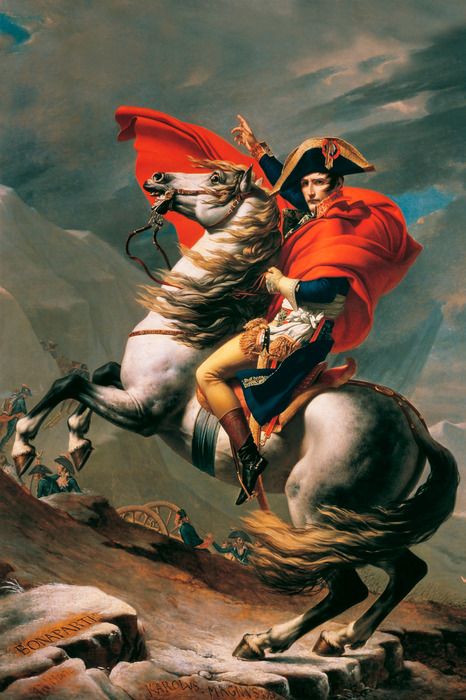 Een man in ridderlijke kledij op een paard