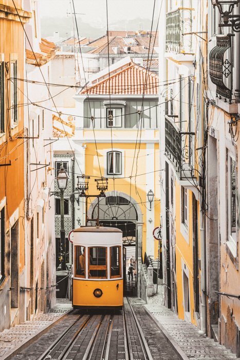 Een charmante tramroute door stenen straten