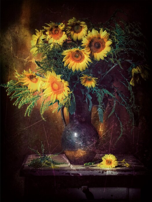 Een vers boeket zonnebloemen in een rustieke vaas