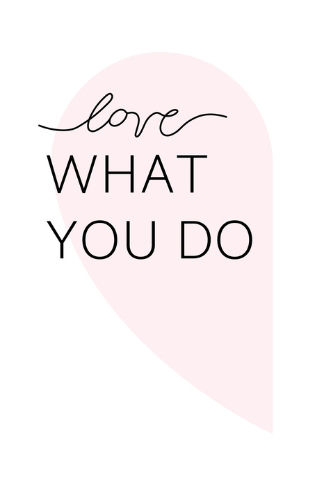 Liefdesvlinders op een roze achtergrond