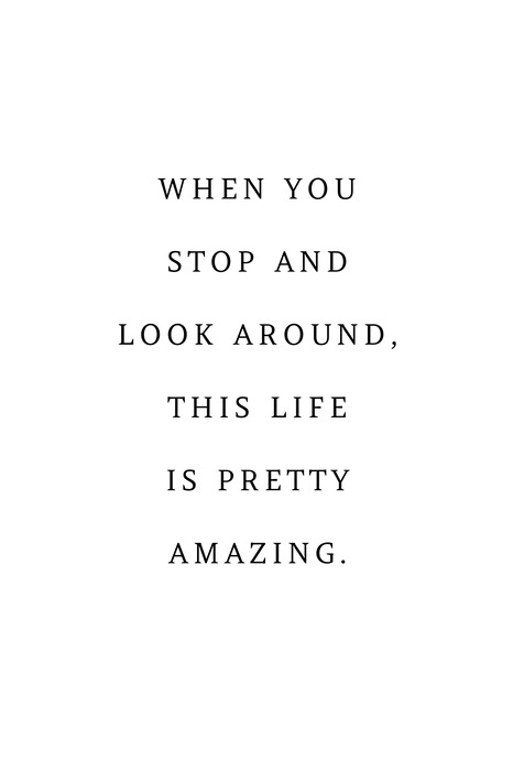 Zwart-wit minimalistisch opschrift over het leven