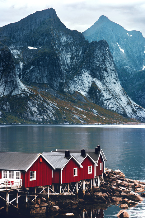 Landschap van een winterbergdorp